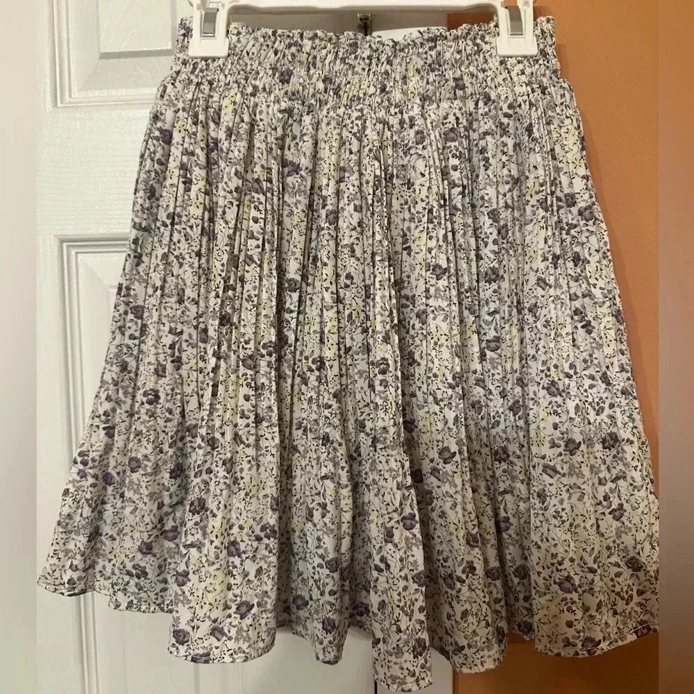 Women’s floral skirt with designs - size small